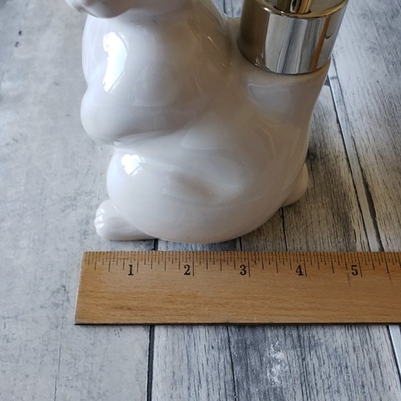 NWT - Threshold Home Decor Bunny Rabbit Soap Dispenser Pump White Ceramic - Picture 4 of 4
